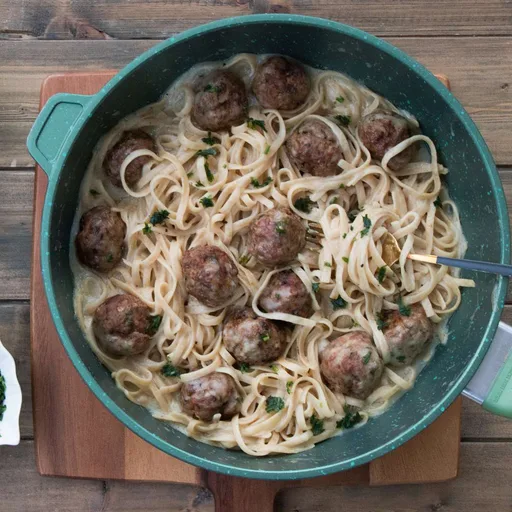 Pasta with meatballs (Pasta me Qofte)