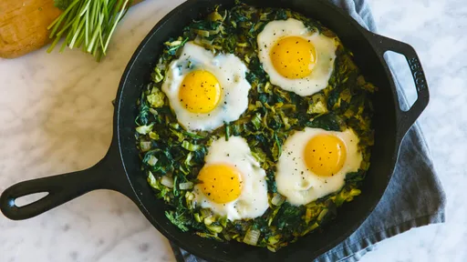 Nargesi (spinach and egg dish)