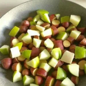 Receta de patatas rojas y manzanas verdes