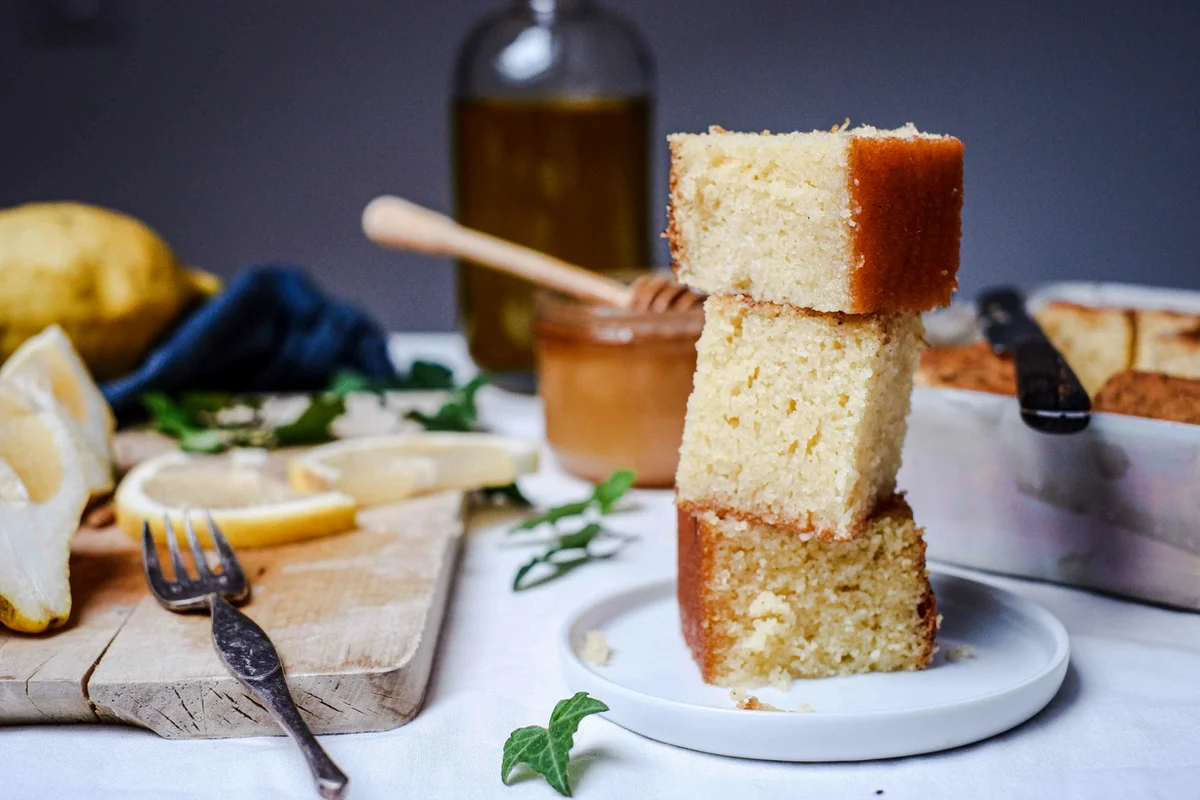 La recette du Ravani : gâteau grec moelleux à la semoule