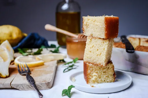 La recette du Ravani : gâteau grec moelleux à la semoule