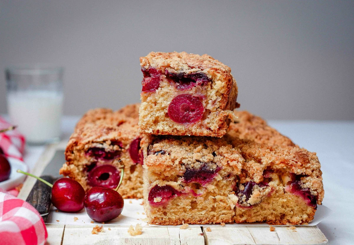 Gâteau aux cerises facile et moelleux : recette