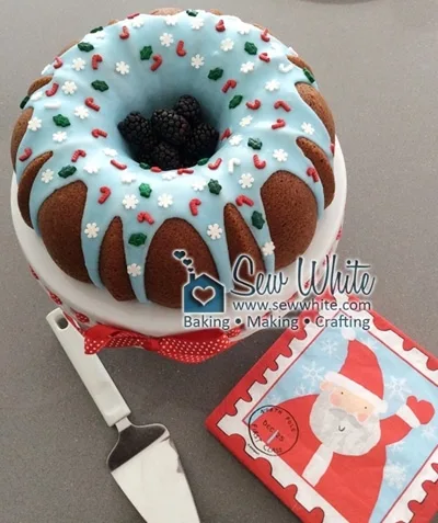 Christmas Apple and Cinnamon Bundt Cake