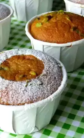 Bizcocho jugoso de higos y pistachos