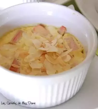 Mini clafoutis à la rhubarbe et aux amandes, sans gluten ni lactose
