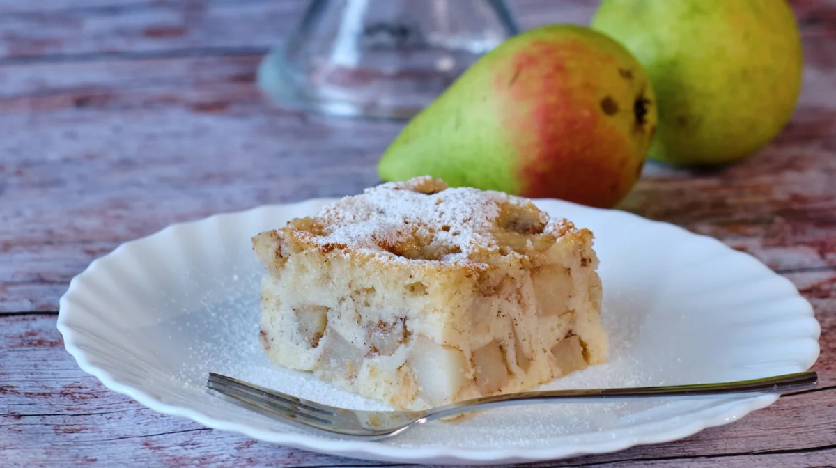 Quick pear cake