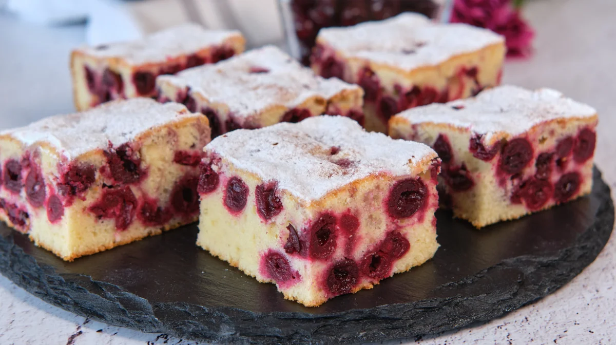 Sour cherry cake