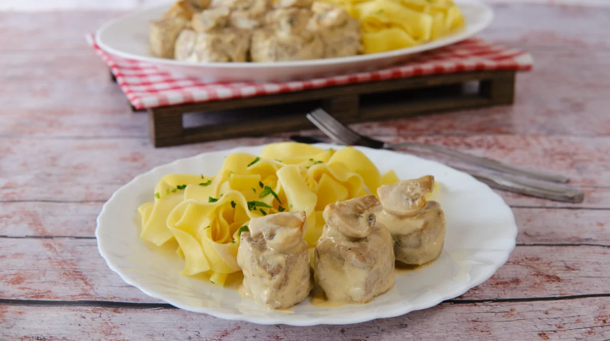 Medallions in mushroom sauce