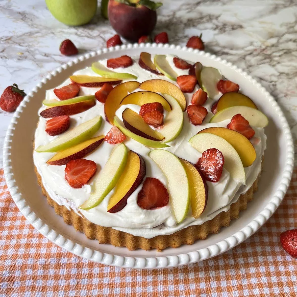 Soft Fruit Tart with Yogurt Cream