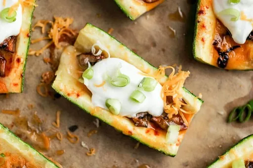 Pieles de calabacín vegetarianas rellenas