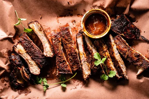Costillas ahumadas al baño maría