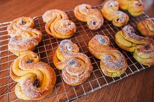 St Lucia Buns (Lussekatter) with Cardamom Filling