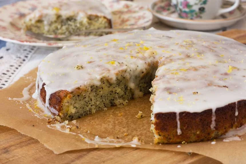 Lemon poppy seed drizzle cake