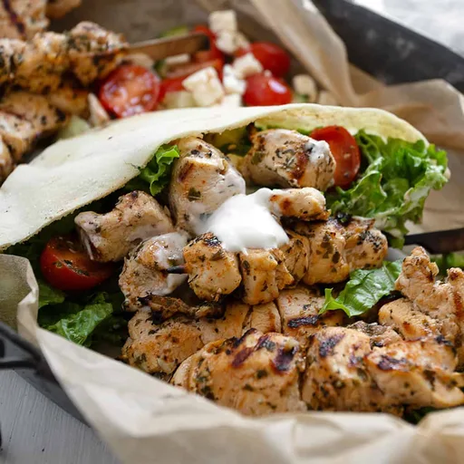 Pitas de souvlaki de pollo