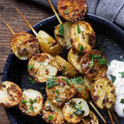 Brochetas de Patatas a las Hierbas y Ajo