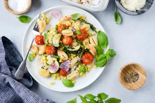 Ñoquis al Horno con Verduras de Verano