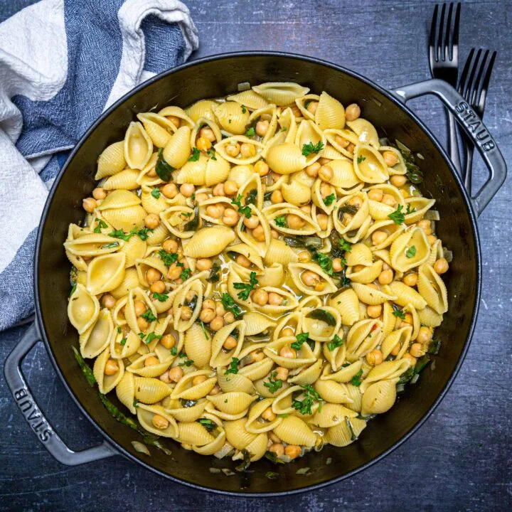 Vegan Chermoula Pasta with Chickpeas and Spinach