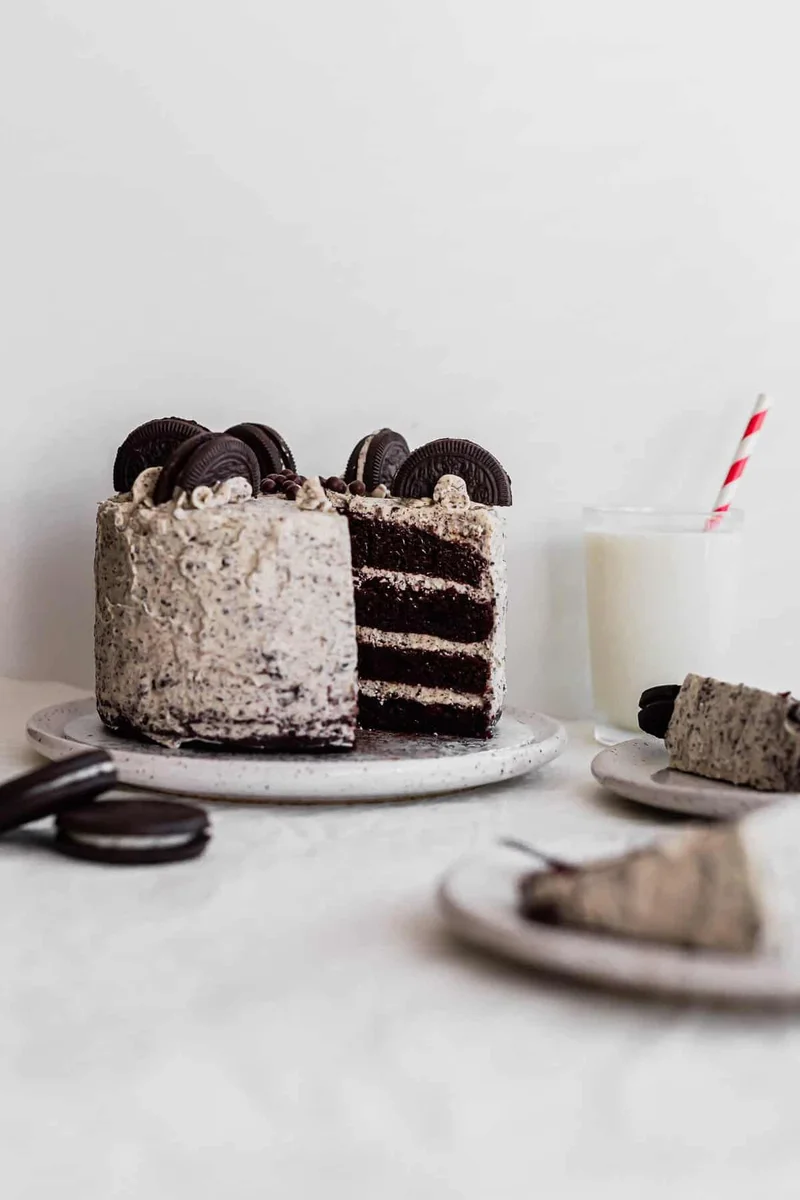Chocolate Oreo Cookies & Cream Cake