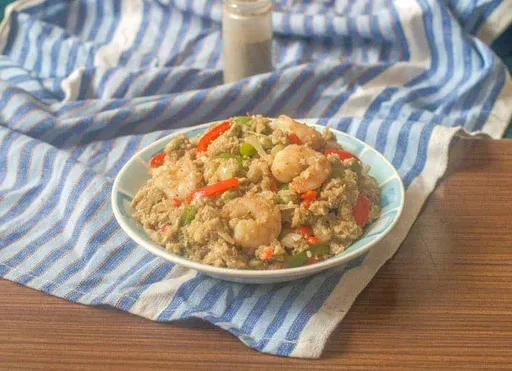 Stir fried shrimp quinoa bowl