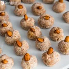 Lemony Almond Macaroons | Passover Dessert Recipes