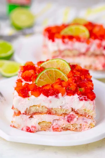 Tiramisú de margarita de fresa