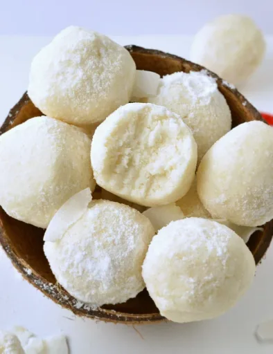Keto No-Bake Coconut Balls