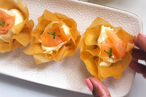 Queso crema y salmón en masa filo