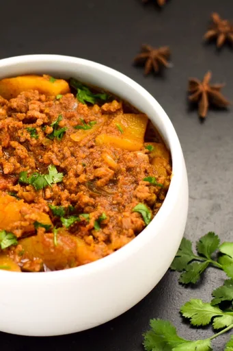 Mince Curry with Potatoes