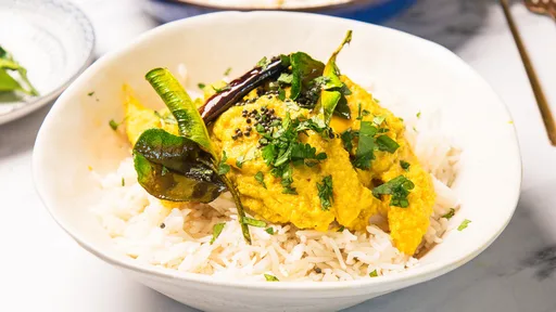 Goan Ghotache Sasav (South Indian-Style Mango Curry) Recipe