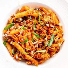 Penne picante con pollo