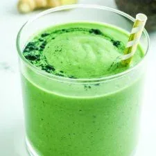 Batido verde de aguacate y espinacas