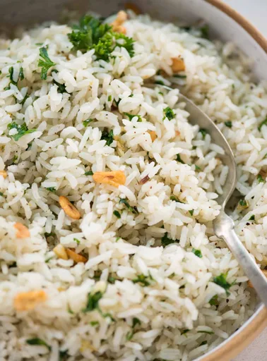 Arroz con Mantequilla, Ajo y Hierbas