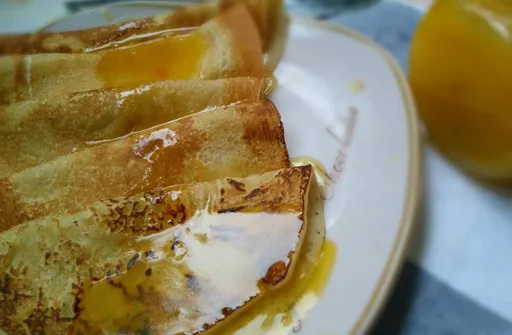 Tortitas sin Huevo con Salsa de Naranja Dulce