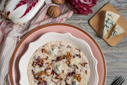 Risotto de achicoria roja y gorgonzola