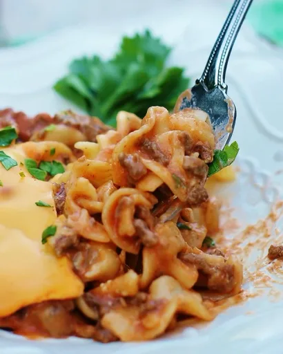 Cheesy Beef Noodle Casserole