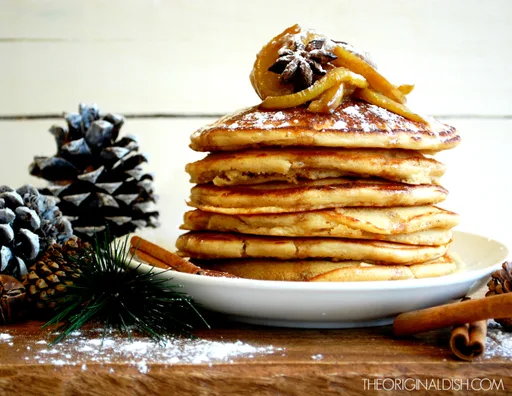 Tortitas con crema de castañas y sirope de pera especiada