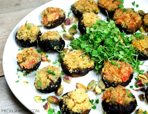 Champiñones rellenos de cangrejo y salmón