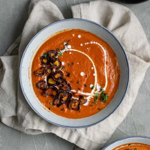 Easy Vegan Roasted Carrot Soup