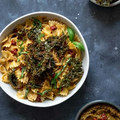 Pesto de tomates secos y col rizada