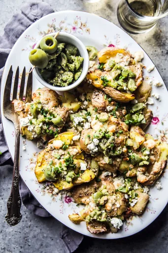 Batatas amassadas ao estilo dirty martini