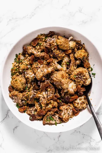 Coliflor especiada al estilo cajún con panko al ajo