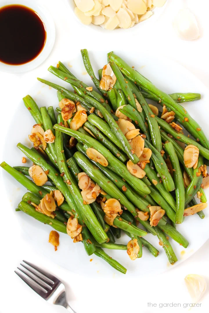 Green Beans with Almonds & Garlic (Easy!)