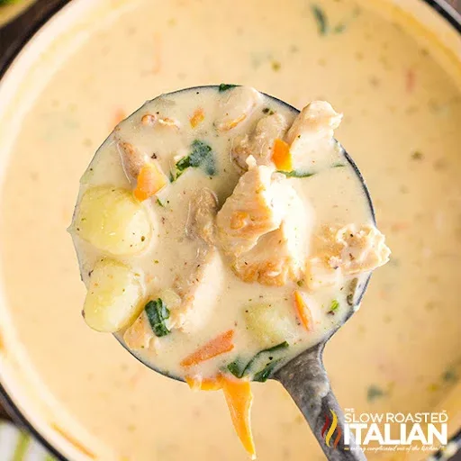 Sopa de Pollo y ñoquis (Estilo Olive Garden)