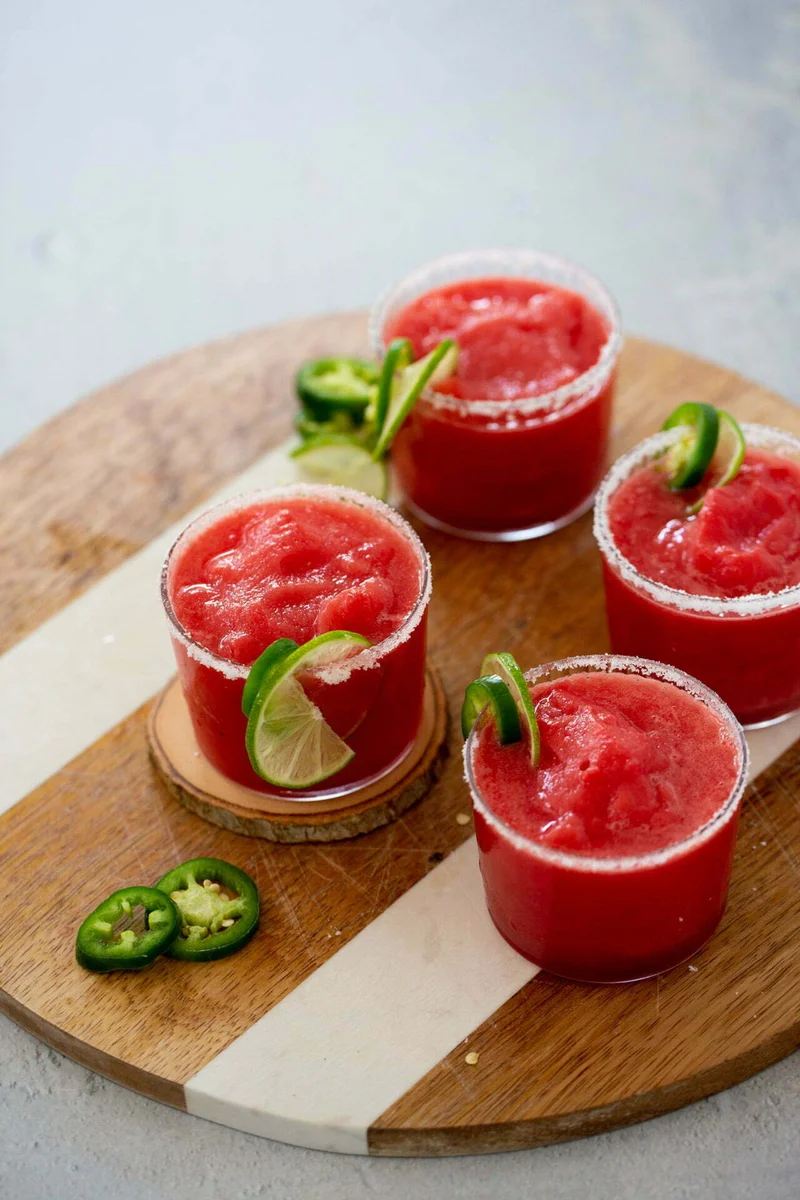 Margarita de sandía y jalapeño