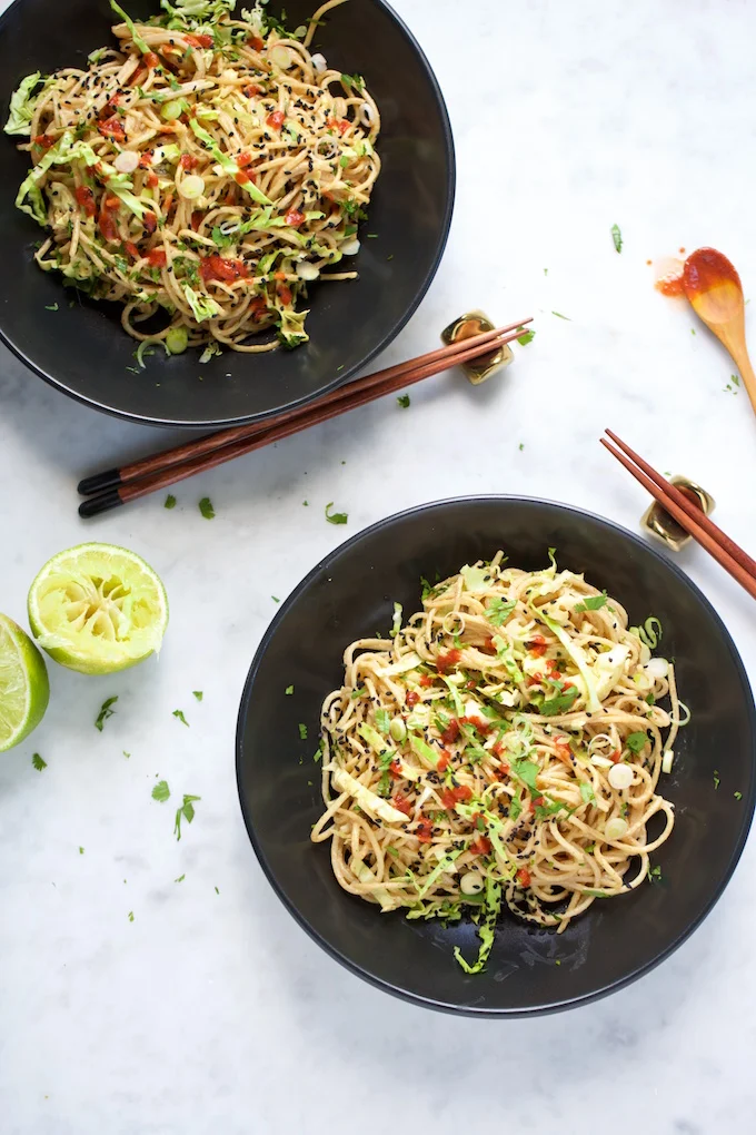 Salsa cremosa de noodles con crema de almendra