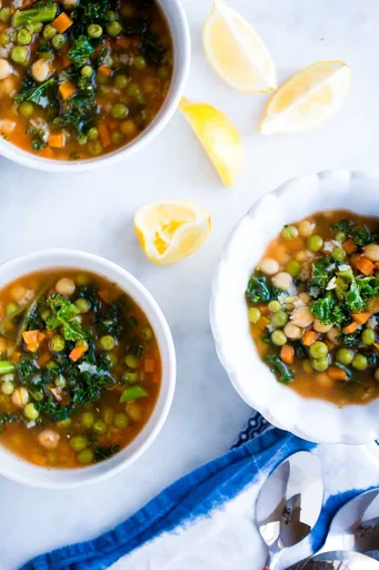 Sopa de pasta con verduras