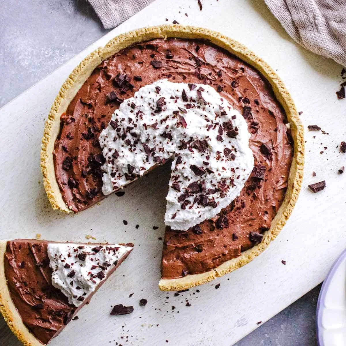 Vegan Chocolate Pie (8 Ingredients)