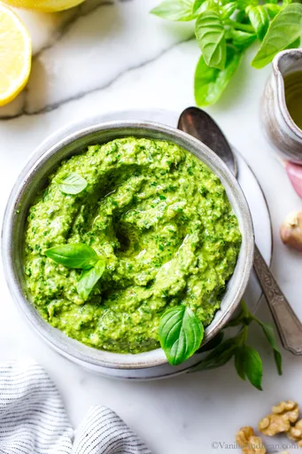 15 Minute Spinach Basil Pesto