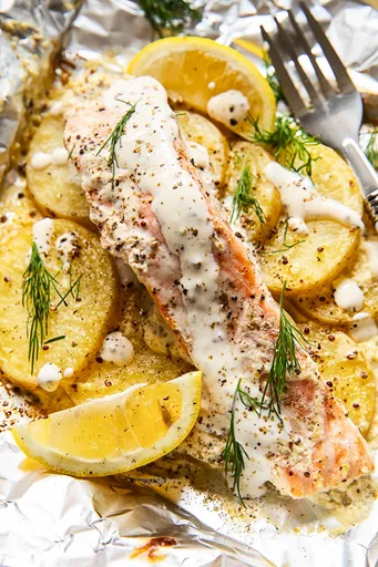 Salmón y patatas en papillote (receta de camping)