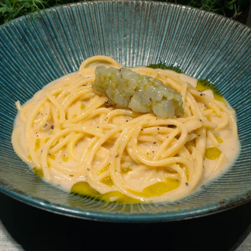 Pasta cremosa con gambas